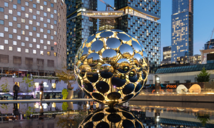 ORB: Nueva Instalación de Arte en el Estanque y la Fuente de Place des Arts en el Quartier des Spectacle