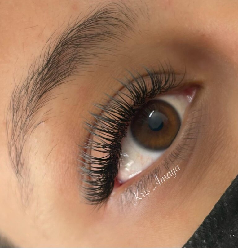 Kris Amaya Lash Artist Pic2 768x800